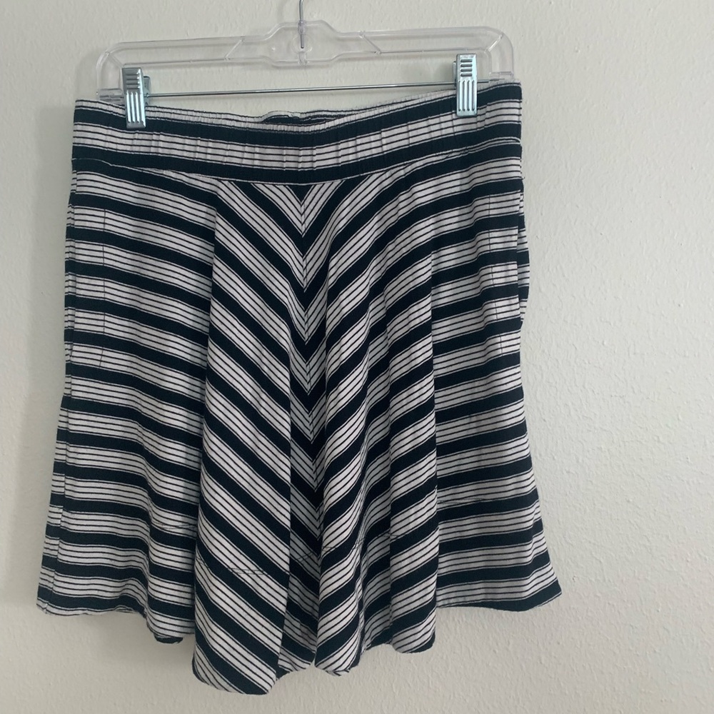 LOFT black and white mini skirt